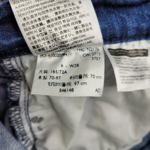 Womens Levis Capris Size 6 Blue Cuffed Stretch Cotton Straight Leg Mid Rise - Picture 13 of 15